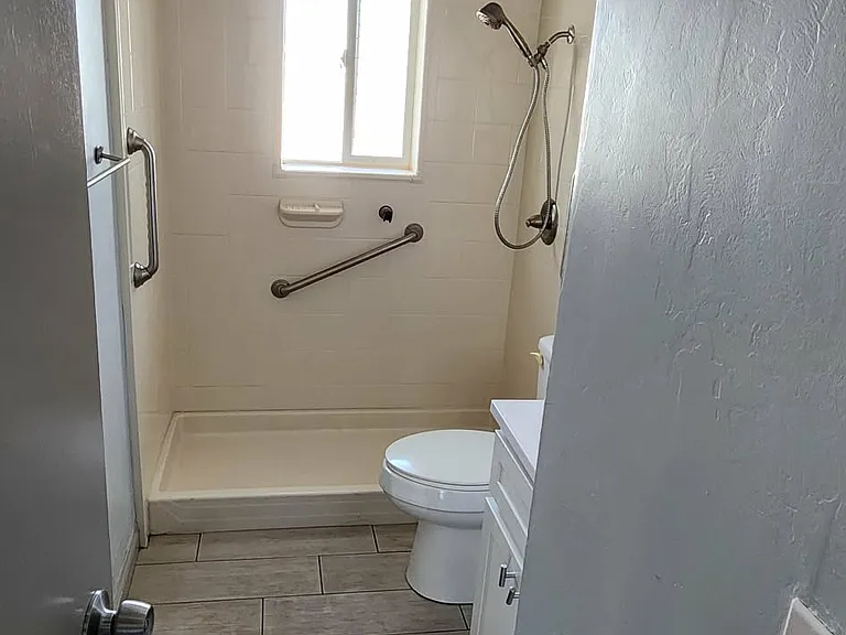 3533 SW 22nd St — Photo 5