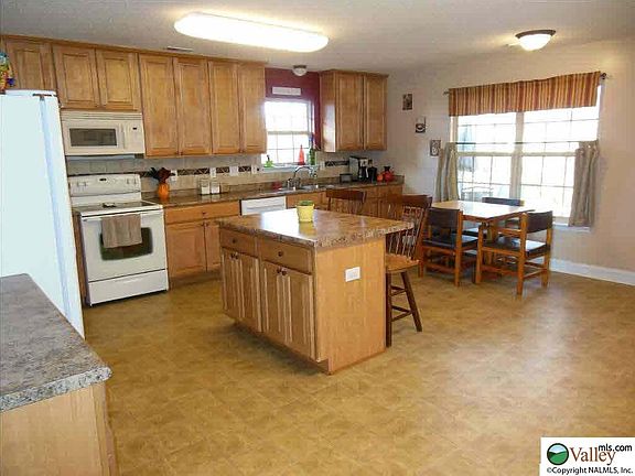 5th image of 101 Swan Pond Dr