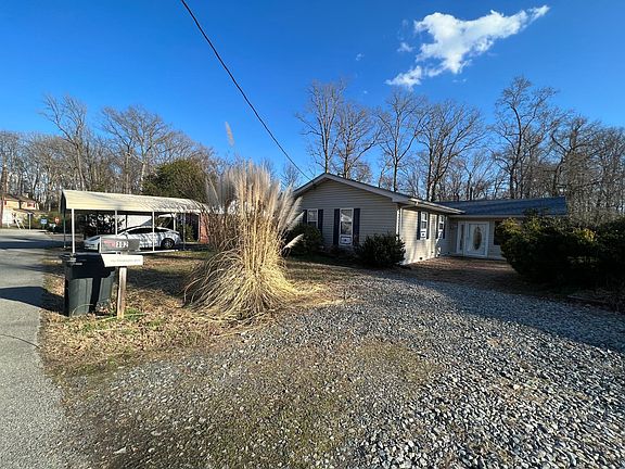 3rd image of 302 Bland Dr