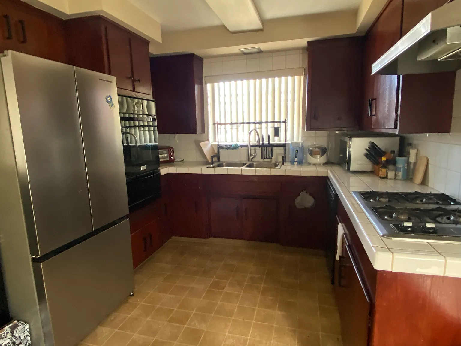 2 bed, 1000 sqft, $2,100 — Photo 2