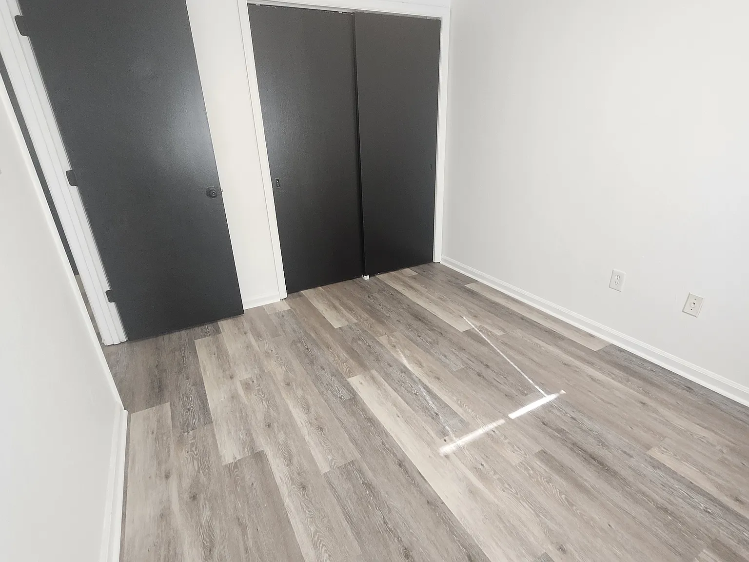 New Upper 6154 Darby Apartments - January 1, 2025 - 18 — Photo 4