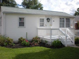 911 Hammonds Ln, Baltimore, MD 21225