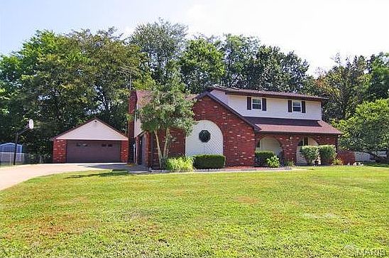 1st image of 716 Strawberry Ln