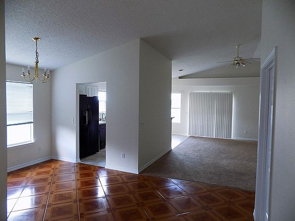 4th image of 9490 Parker Place Dr