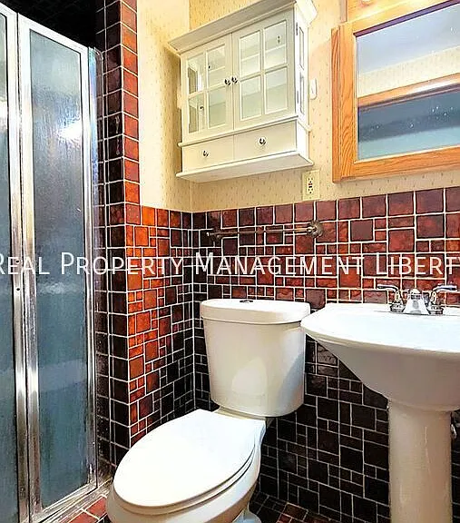 1021 Fremont St — Photo 12