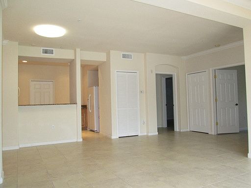 3rd image of 13100 Bella Casa Cir APT 127