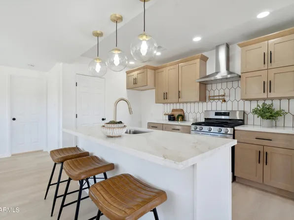 142 W OAKLAND Street, Chandler, AZ 85225