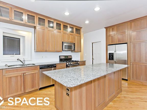 2nd image of 1447 W Berteau Ave #Unt1