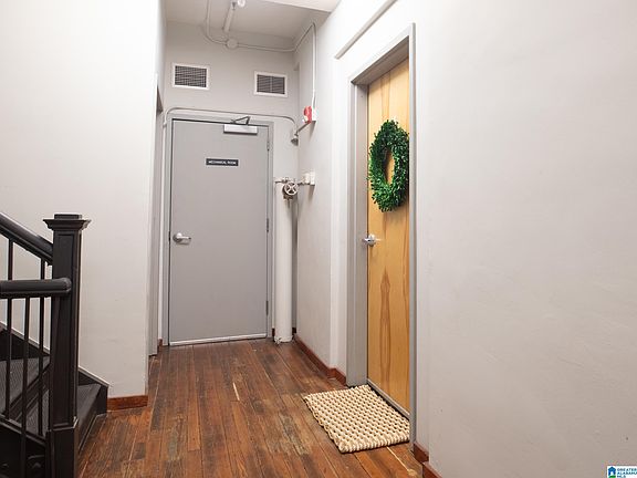 4th image of 2318 1st Ave N #401