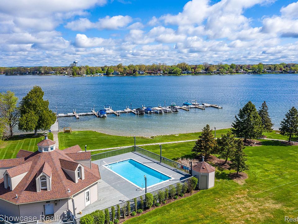 1st image of 3436 Adams Shore Dr #6