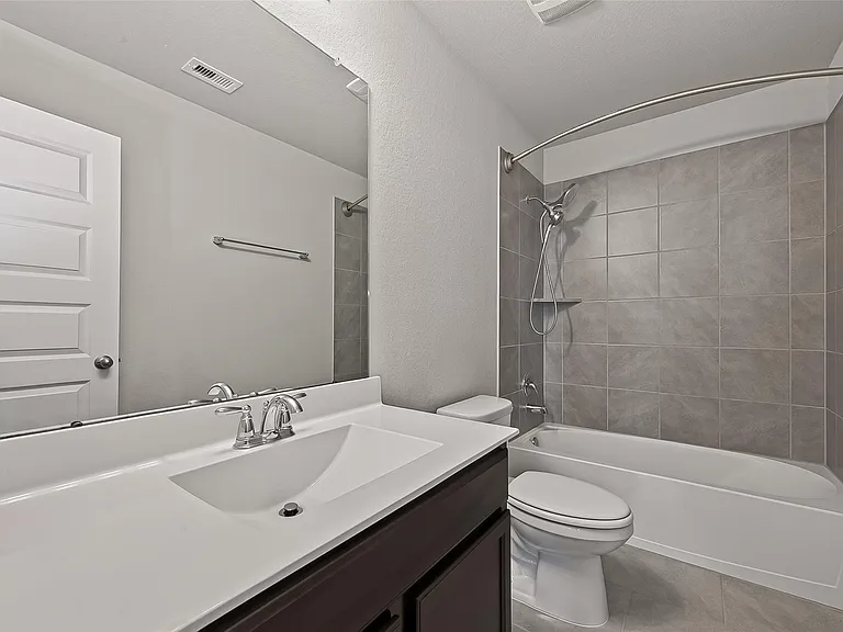 9227 Downing St — Photo 32