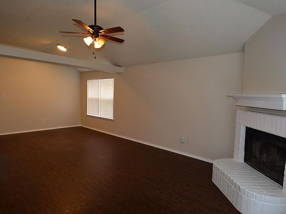 5th image of 10249 Aurora Dr