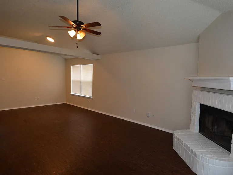 10249 Aurora Dr — Photo 5