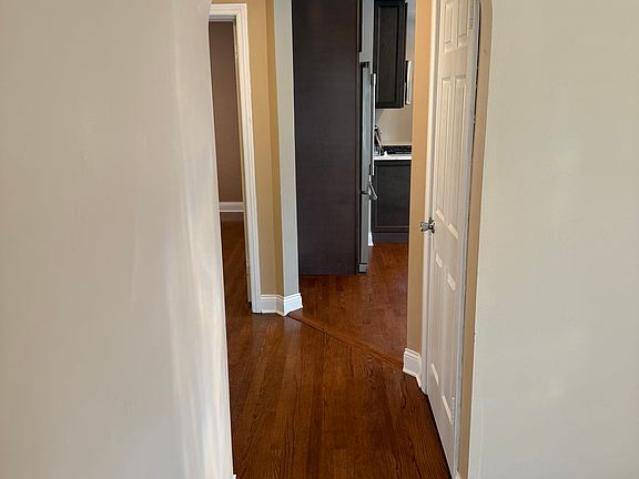 3rd image of 5319 N Natoma Ave