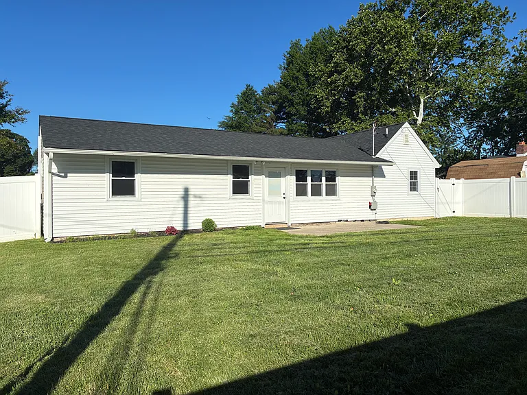 240 Goldenridge Dr — Photo 16