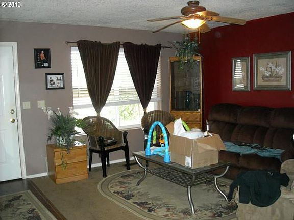 5th image of 10615 NE 60th Ct