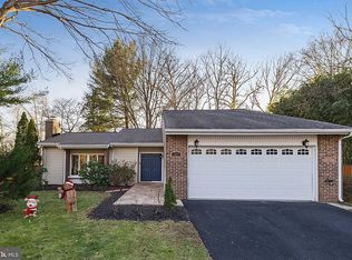 127 Victoria Pl, Sterling, VA 20164