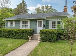 706 9th Ave, Baraboo, WI 53913