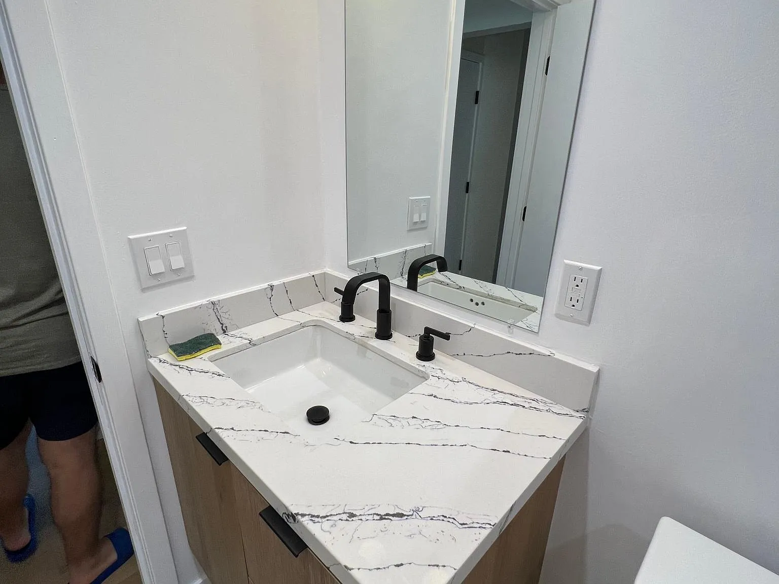 2 bed, 1100 sqft, $4,800 — Photo 4