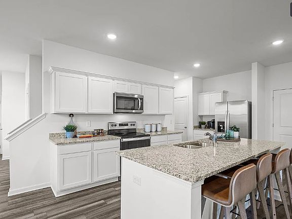 4th image of 326 Spaight Acres Way