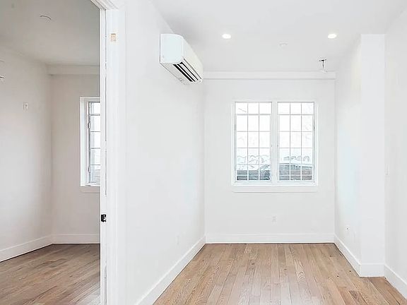 2nd image of 1540 Putnam Ave #1D