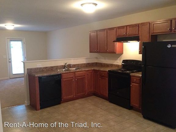 2nd image of 123 Swan Haven Ln