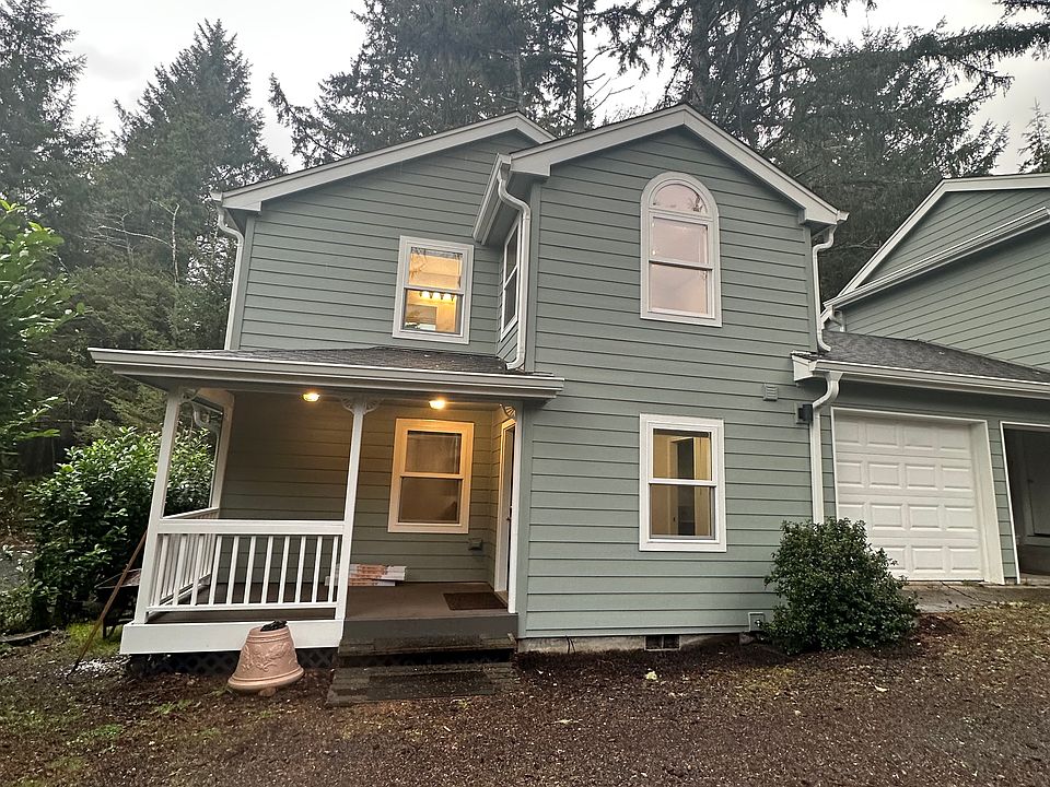 1st image of 594 N Elm St