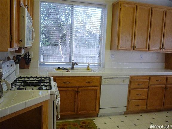 4th image of 3869 Vancouver Cir
