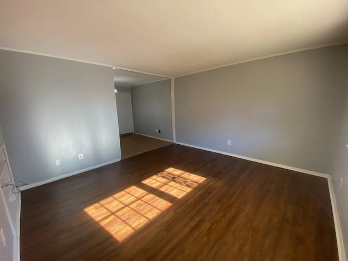 4206 S Dowfield — Photo 2