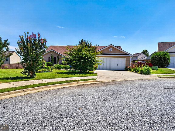 5th image of 1312 Dianne Way