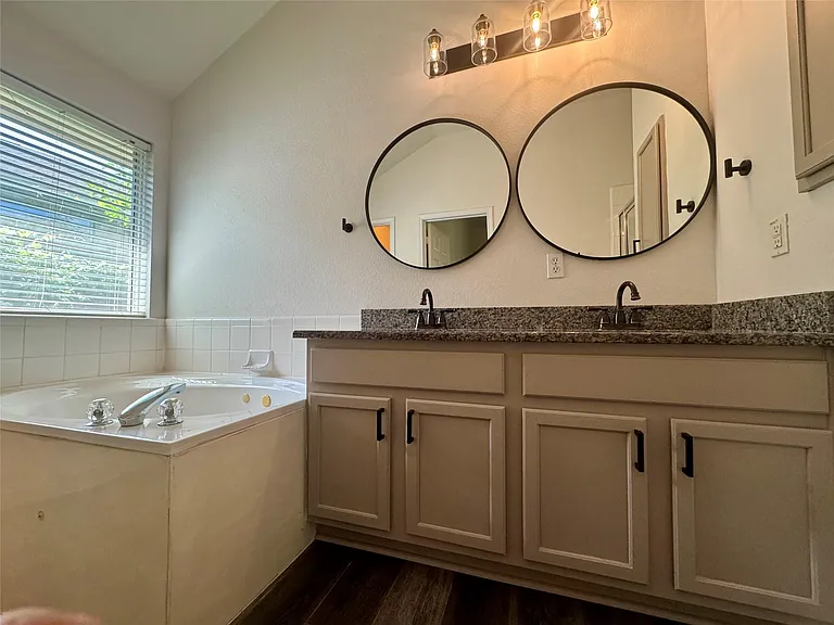 5615 Taylorcrest Dr — Photo 25