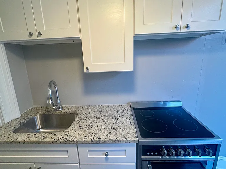 706 Saint Paul St #4 — Photo 2