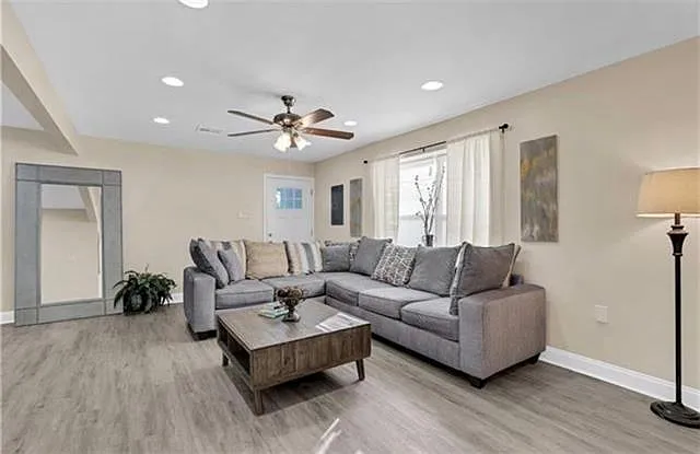 5626 Saint Claude Ave — Photo 3