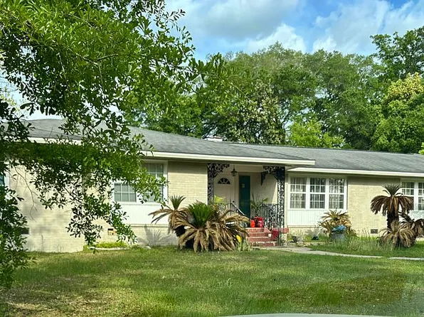 908 Waukesha St S, Bonifay, FL 32425