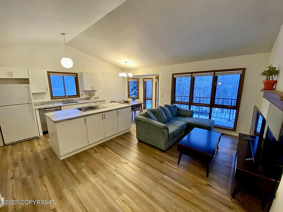 2nd image of 3907 Lunar Dr APT 4