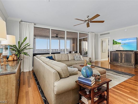 5th image of 2104 W 1st St APT 601