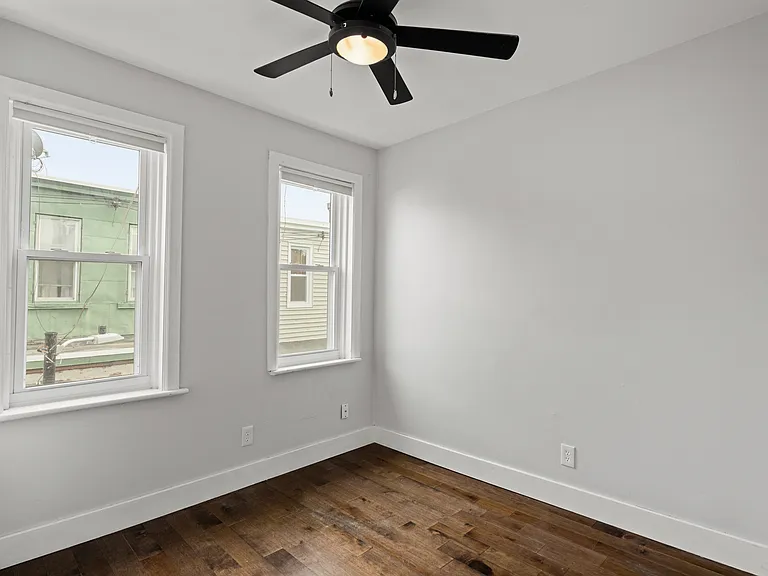 1457 N Corlies St — Photo 23