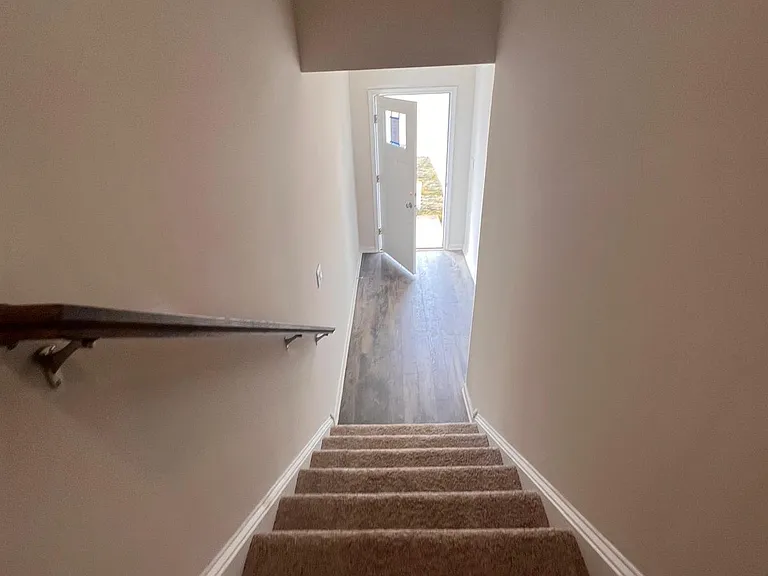 1131 Meadowlark Dr — Photo 5