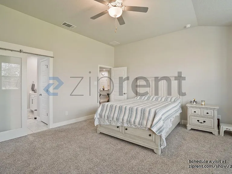 6611 Gentry Farm — Photo 8