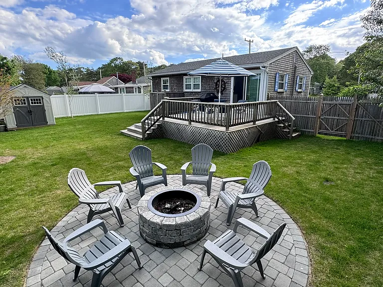 Backyard fire pit
