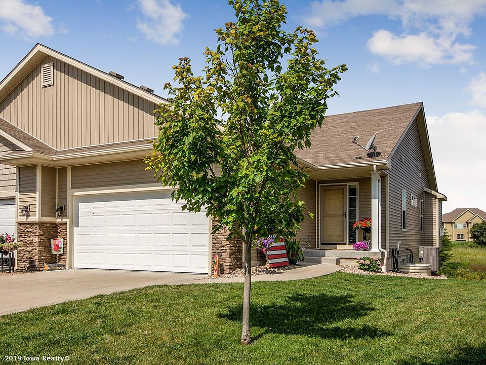 1st image of 814 NE Cherry Plum Dr