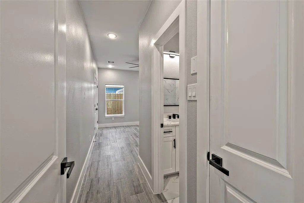 2 bed, 2.0 bath, 816 sqft, $1,500 — Photo 4
