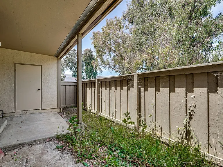 1083 N Abbott Ave — Photo 36