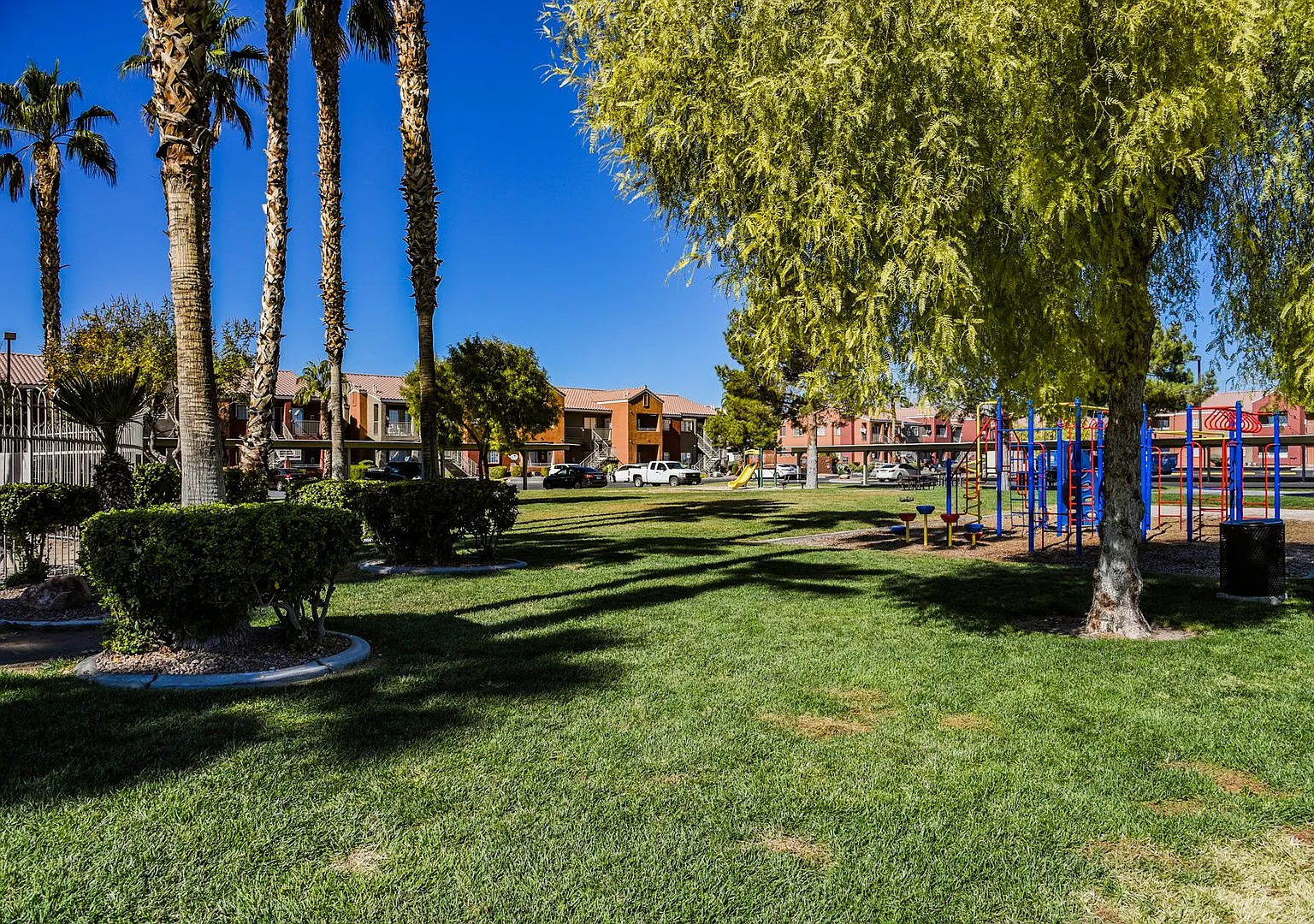 Wow! 3 Bed 2 Bath Gated Condo Near Nellis Afb.. Remodeled! — Photo 3