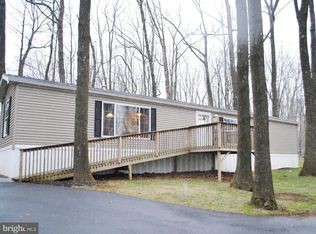 1182 Ranck Rd, New Holland, PA 17557