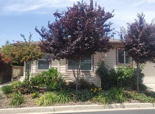 4611 S Woodland St, Visalia, CA 93277