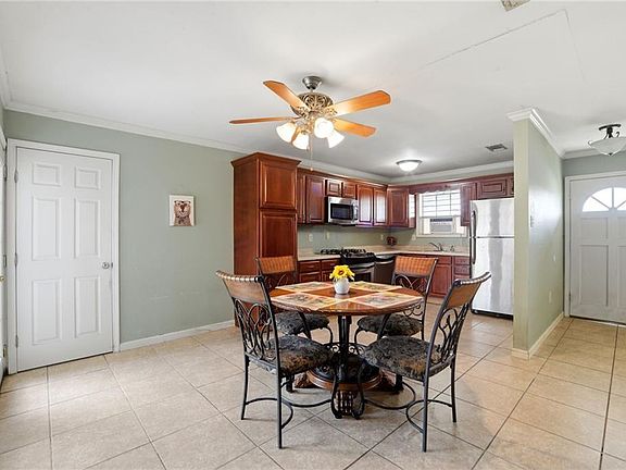 4th image of 1632 Farrington Dr