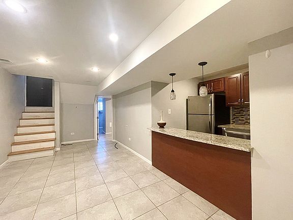 3rd image of 3021 W Diversey Ave #G