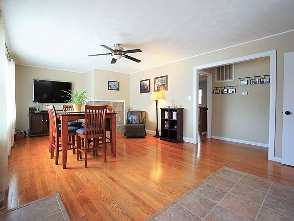 5th image of 192 Persimmon Pear Ln