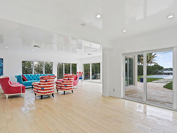 5th image of 3609 S Flagler Drive